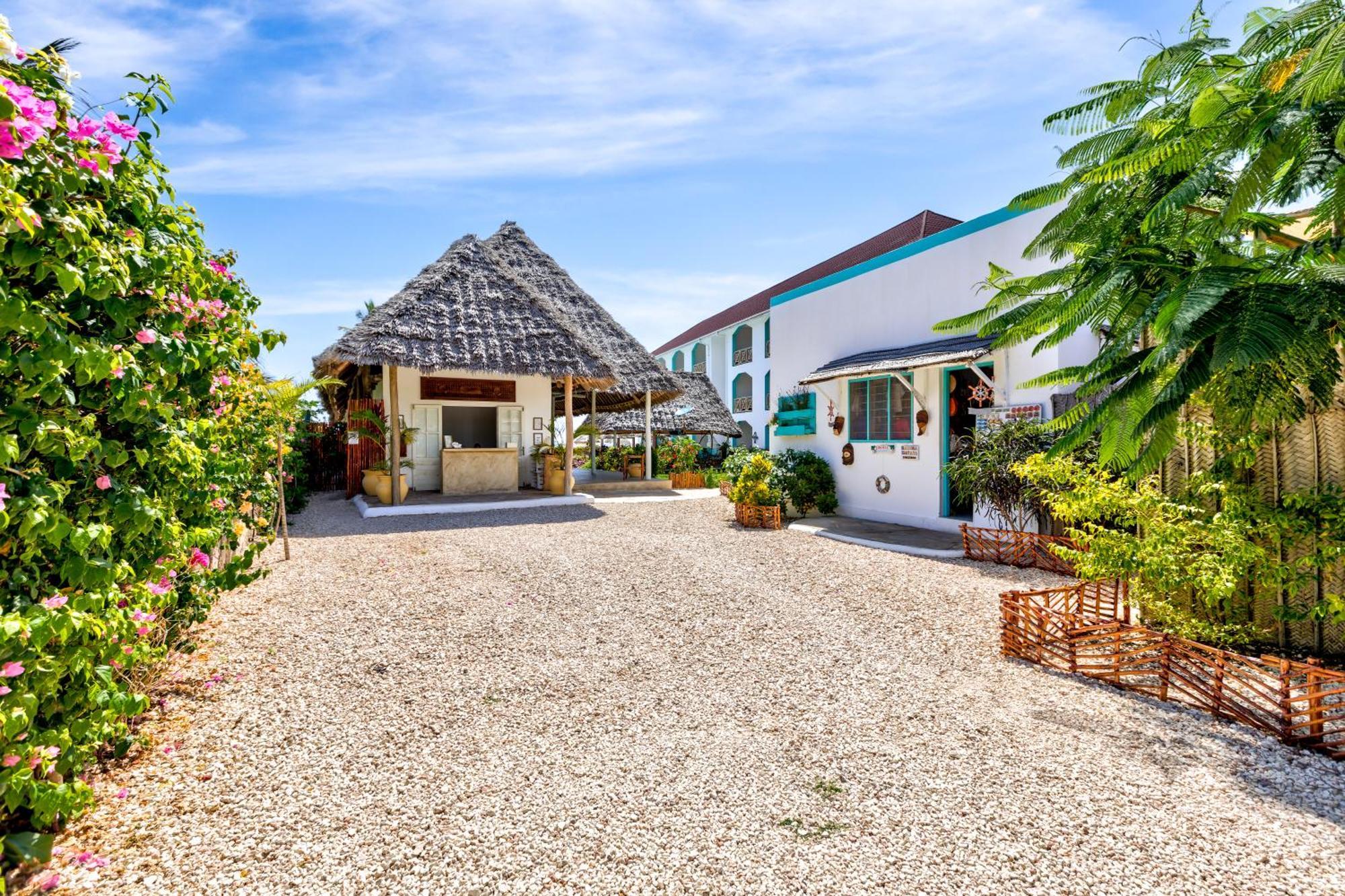 Ahg Sun Bay Mlilile Beach Hotel Matemwe  Exterior photo